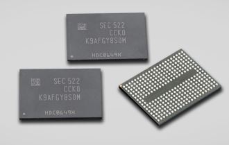 Samsung lance la production en série de la première mémoire flash V-NAND 3D de 256 gigabits