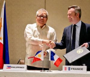 La France et les Philippines signent un accord de coopération dans l’électronique