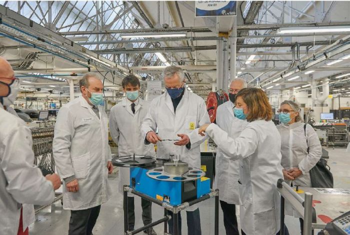 France Relance – Bruno Le Maire visite l’usine électronique de Lacroix Group