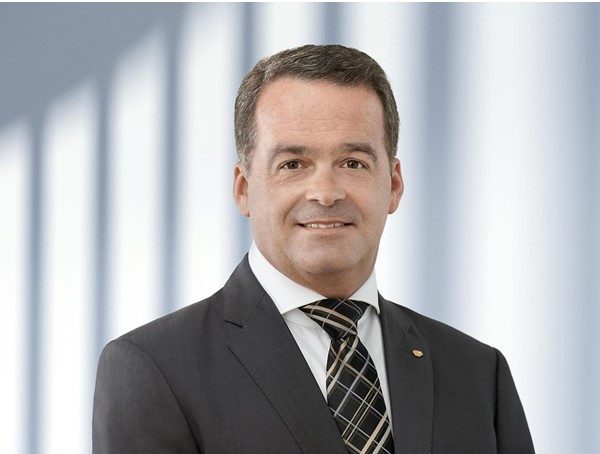 Werner Lohwasser succède à Joachim Zichlarz à la tête de TDK Electronics