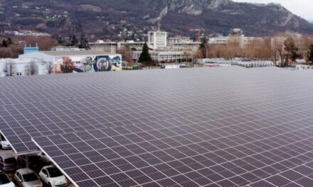 STMicroelectronics Grenoble inaugure son premier parking à ombrières PV en France
