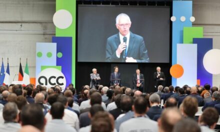 ACC inaugure à Douvrin sa première gigafactory de batteries de 850 M€