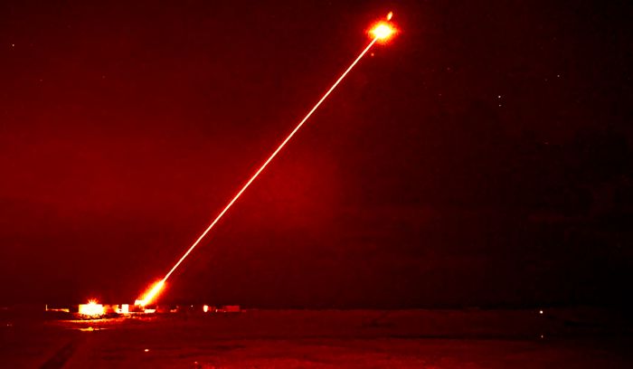 Bientôt des lasers à la place des missiles pour la défense anti-aérienne ?