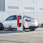 Tesla supprime son activité de bornes de recharge rapide