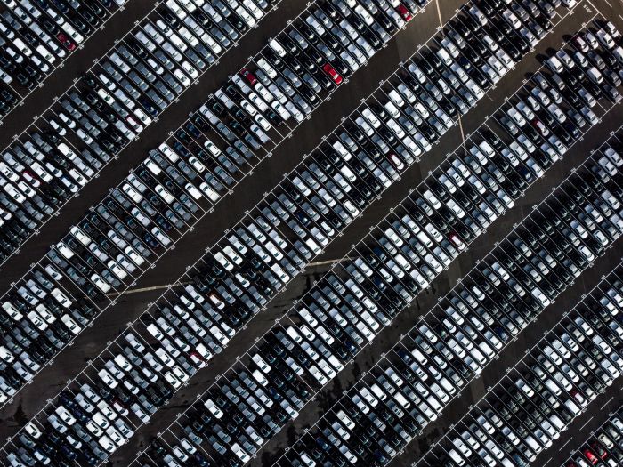 Le marché automobile français a baissé de 3,2% en 2024, avec une part de l’électrique stable