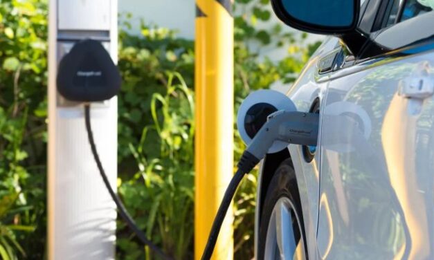Le gouvernement veut densifier le maillage des bornes de recharge publiques