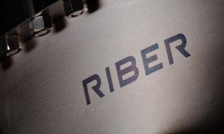 Riber cible la photonique intégrée sur silicium et signe un partenariat avec NQCP