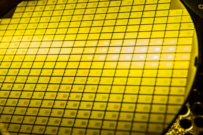 STMicroelectronics voit des signes de reprise