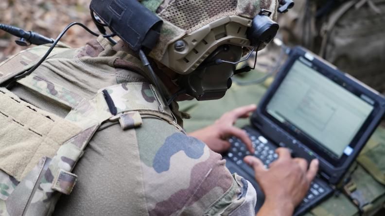 L’Armée française s’entraîne au combat cyber-électronique