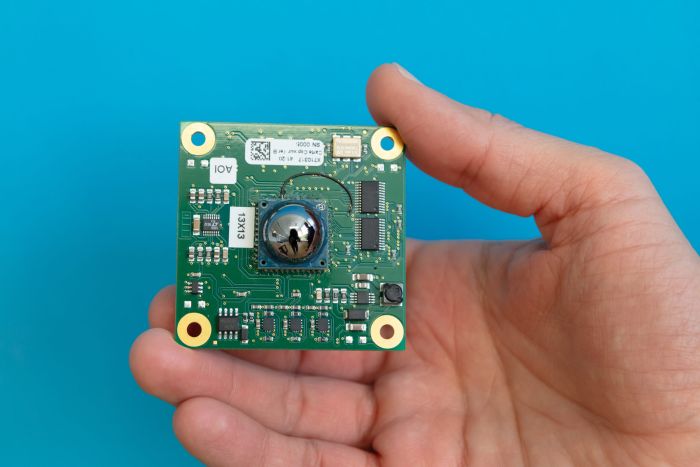 TiHive, la deeptech française qui “voit à travers” les matériaux grâce à ses puces térahertz et l’IA, lève 8 M€