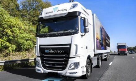 La France se dote de la première autoroute permettant aux poids lourds électriques de se recharger tout en roulant