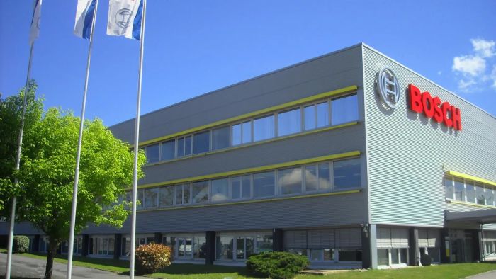Bosch réduit encore la voilure en France